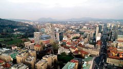 Kolizej: Zmagovalni predlog nizozemskih arhitektov Willerna Jana Neutelingsa in Michiela Riedijka. Investitor Kranjska investicijska družba. (I)