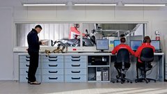 Preizkusna miza: med malico do 300 km/h in nazaj.