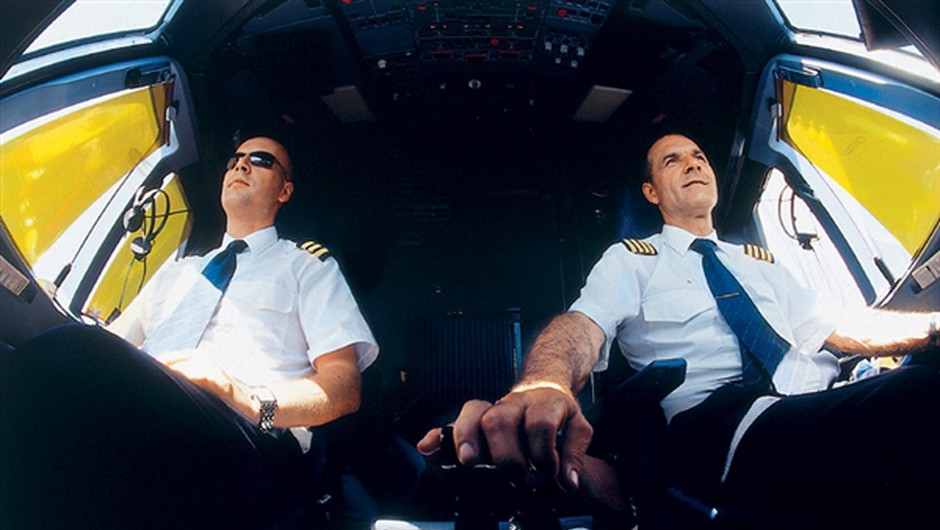 
                            Med vzletom je potrebna popolna koncentracija kapetana in prvega častnika. (foto: Bor Dobrin)