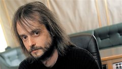Sašo Fajon je podpisan pod dolg seznam uspešnic, začenši z Agropopom.