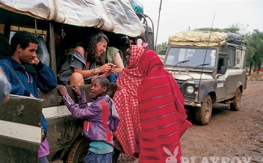 Skozi nomadski sever Kenije je mogoče potovati le z najbolj trpežnimi džipi.