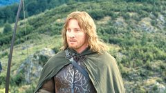 FARAMIR (David Wenham), Boromirjev brat, ki sreča Froda in Sama na njuni poti v Mordor. Mu je mogoče zaupati ali pa bo podlegel Prstanu tako kot njegov brat?