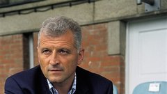 Tone Hrovatič: naš edini menedžer z licenco FIFA, ima pod okriljem svoje agencije Novice 92 nekatere znane slovenske nogometaše: Lunderja, Kapiča, Ipavca ... 