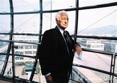 Staro celino obvladuje ženska!