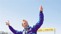 Se bo Kimi Raikkonen tudi pri McLarnu zmagoslavno dvigal na ramena? Letošnja jesen tega ne potrjuje.