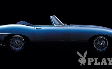 E-Type lightweight: Leta 1963 je Jaguar na osnovi roadsterja naredil 12 dirkaških modelov lightweight t-type.
Leto 2003: Jaguar f-type