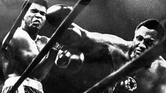 V “grozljivki iz Manile” (1975) je Mohamed Ali drugič premagal Joa Frazierja in ohranil naslov svetovnega prvaka. // foto: arhiv Delo