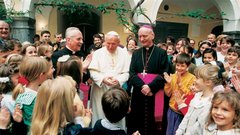 Vatikanski dnevi s papežem (1996) // Foto: Srdjan Živulovič / Bobo