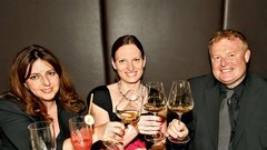 Suzana Pirtovšek (Kapital), Adela Brodnik (Brodnik) in Stane Mahkovec (Sten)