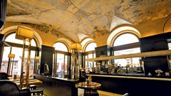 Bar Urbanis, Via del Teatro 4