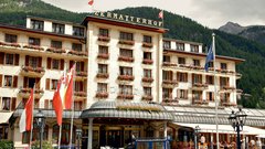 Prevoz s kočijo in alpski kič zagotovljena – Zermatterhof pod Matterhornom