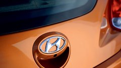 Hyundai Veloster, ki je povrhu še krvavo rumene barve