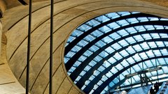 Postaja Canary Wharf, še ena Fosterjeva lepotica