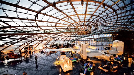 Hangar-7: Kraljestvo rdečega bika v slazburškem Ikarusu