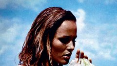 Ursula Andress kot Honey Ryder v 
filmu Dr. No, posnetem po šestem Bondovem romanu.