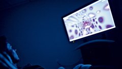 Testiranje v laboratoriju Neurotopia v Los Angelesu.