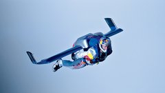 Prelet Rokavskega preliva 
s posebnimi krili iz ogljikovih vlaken leta 2003.