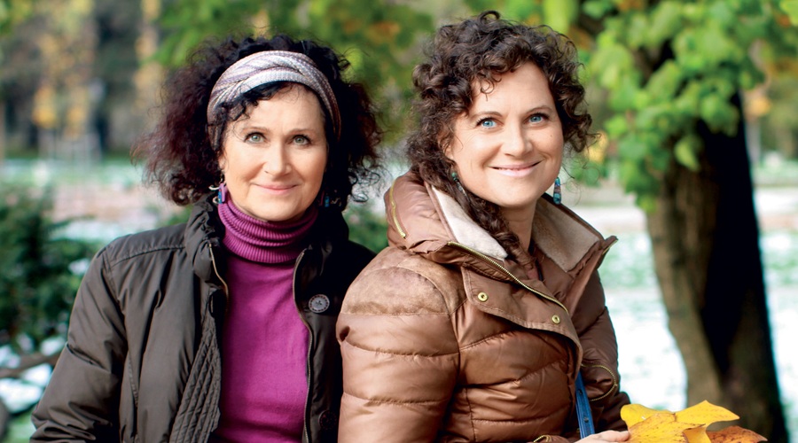 Anemari Laureni in Kaja Gasparini: "V ustvarjanju se dopolnjujejeva!" (foto: Goran Antley)