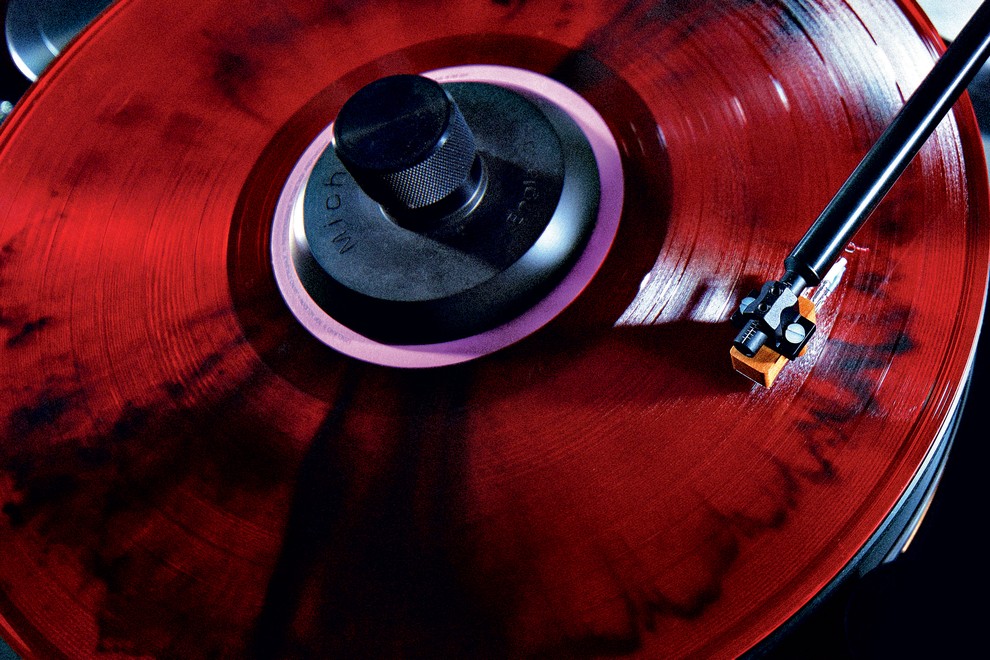 Vrnitev odpisanih gramofonov in z njimi vinilk