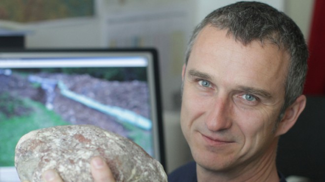Intervju z geologom Dr. Milošem Bavcem (foto: Goran Antley)