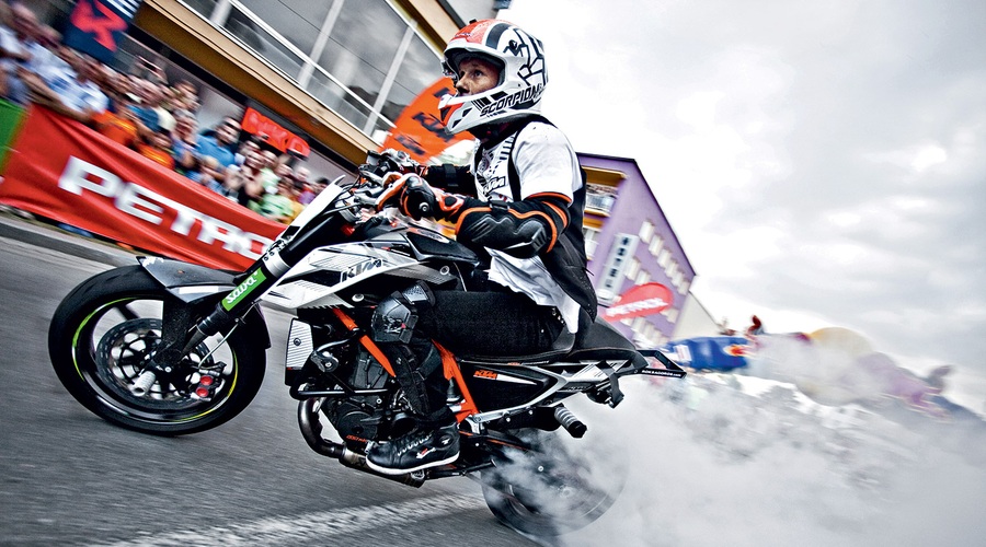 Rok Bagoroš - motorist, ki osvaja neraziskano na svetovni stunt sceni (foto: Saša Kapetanović)