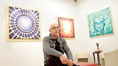 “Smisel svojega bivanja čutim v slikanju in glasbi, kakor tudi v spoznavanju sebe.”