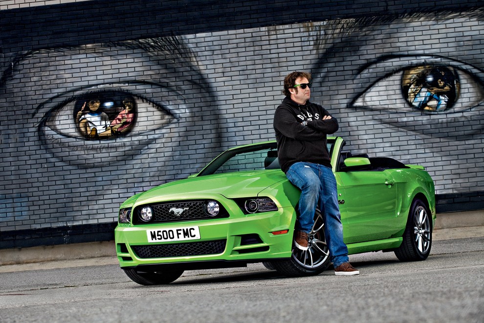 Ford Mustang 5.0: Njegov pogled