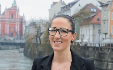 Zorica Jakolin je po izobrazbi ekonomski tehnik, pri 33 letih pa je tudi izredna študentka organizacije in managementa na FOV, ki ima svoje podjetje za organizacijo dogodkov (www.zoryevents.com).
