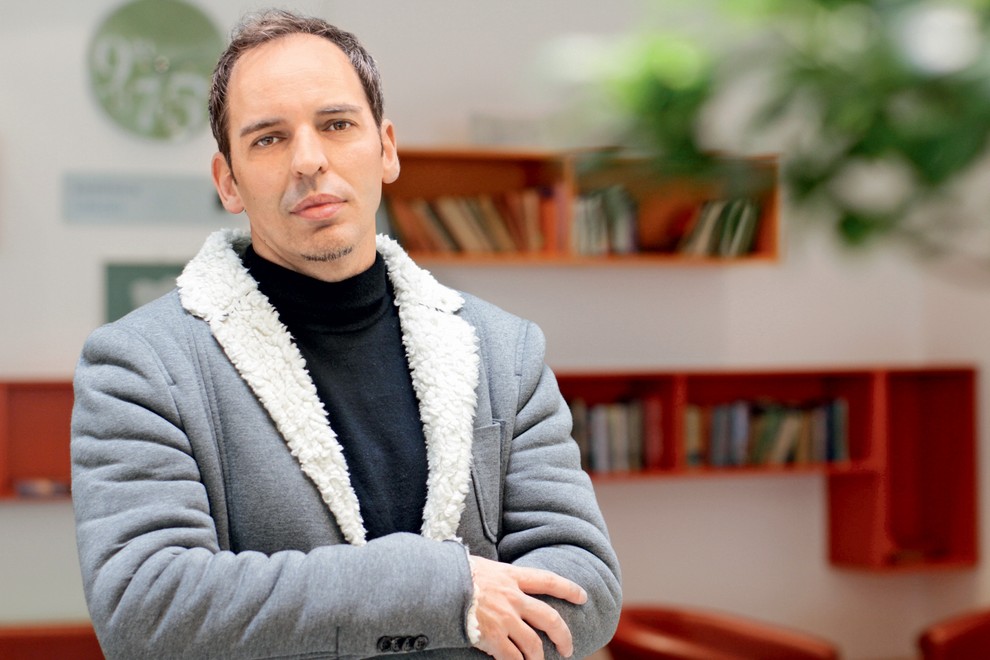 Intervju z Aleksandrom Lavrinijem: "Ljudje težko vzpostavijo odnos do sebe"