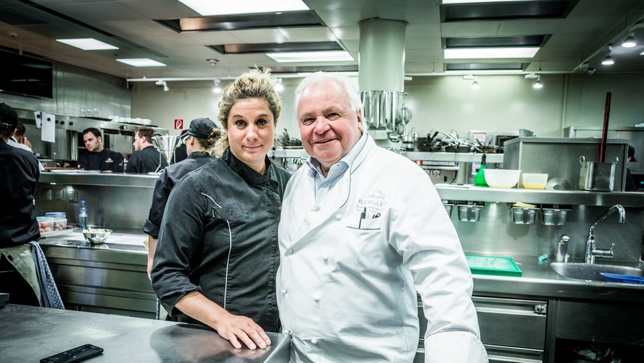
                            Ana Roš in Eckart Witzigmann v Ikarusovi kuhinji (foto: Helge Kirchberger/Red Bull Content Pool)