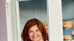 "Predstavo vedno delaš, da bi jo vsi razumeli, slišeči in gluhi. So tudi predstave, ki so narejene povsem v znakovnem jeziku in jih potem simultano prevajajo v govorjeni jezik, v Angliji imajo podnapise, mi pa bolj uporabljamo tega, da je predstava razumljiva brez pripomočkov."