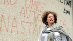 ”Pri nas je uradna definicija družine, ko pridejo otroci, dva zakonca nista družina, medtem ko številni, ki živijo skupaj dolga desetletja, sami sebe definirajo kot družino.”