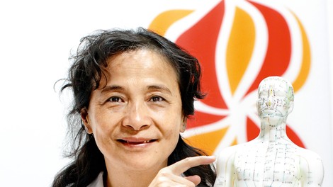 Prim. dr. Lu Li, mojstrica tradicionalne kitajske medicine: "Vsakega človeka obravnavam individualno in celostno"