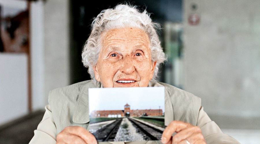 Sonja Vraščaj: "Auschwitz je dejansko bil tovarna smrti" (foto: Goran Antley)