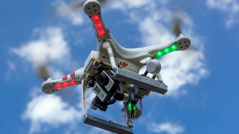 Letališče Gatwick, ki go ga zaprli zaradi dronov, spet odprto