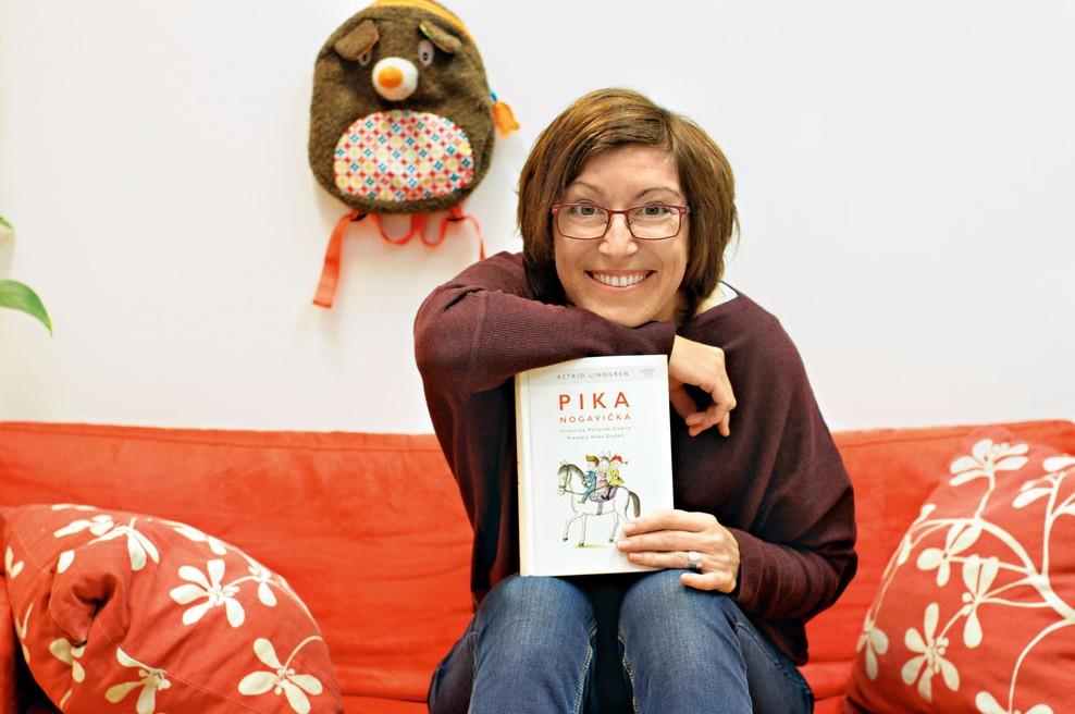 Alenka Veler: Obstaja mit, da mladi ne berejo, a ni tako! (foto: Goran Antley)