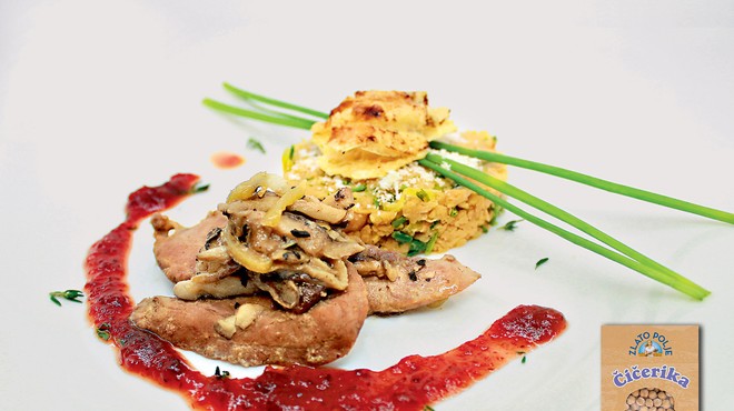 Gourmet: Čičerkin tatarec, račje prsi in brusnična omaka (foto: Playboy Press)