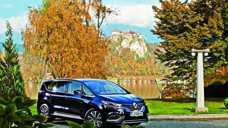 Renault Espace nas je peljal v Vilo Bled