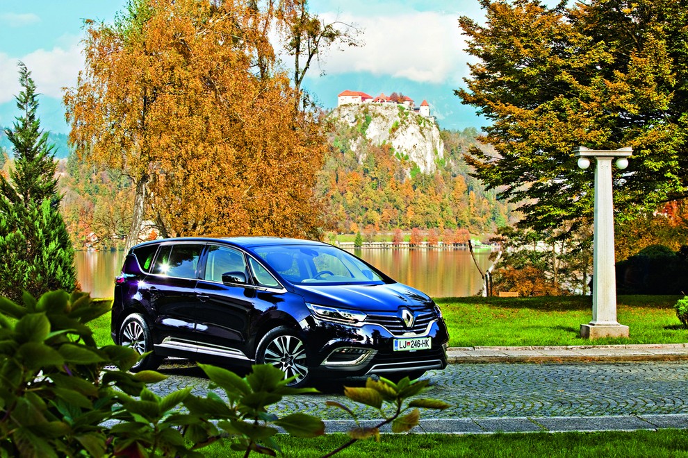 Renault Espace nas je peljal v Vilo Bled
