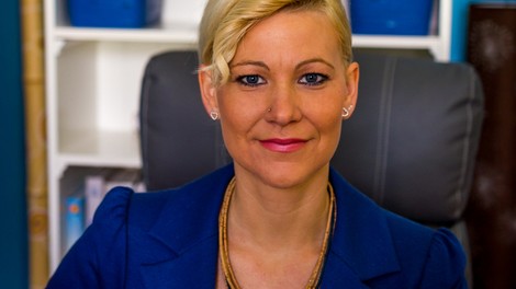 Na fotografiji: Mojca Debelak