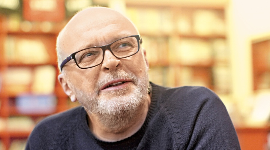 Miha Mazzini: Najlepši del pisateljskega posla je, da te junak preseneti. Tako je tudi v življenju. (foto: Goran Antley)