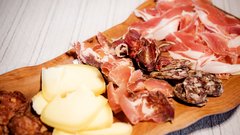 
                                                         Umetniška kmetija Filozići na Cresu