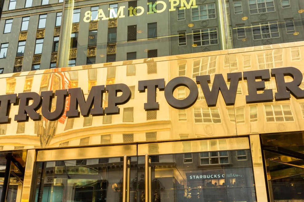 Zaradi nahrbtnika brez lastnika panika pred Trumpovo stolpnico! (foto: profimedia)