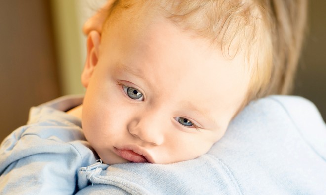 Kako se pravilno odzvati na otrokov kašelj in si s tem prihraniti veliko skrbi (foto: Shutterstock)