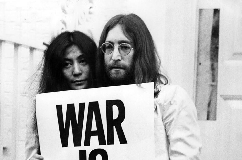 Ljubezenska zgodba Johna Lennona in Yoko Ono bo ovekovečena na filmu (foto: profimedia)
