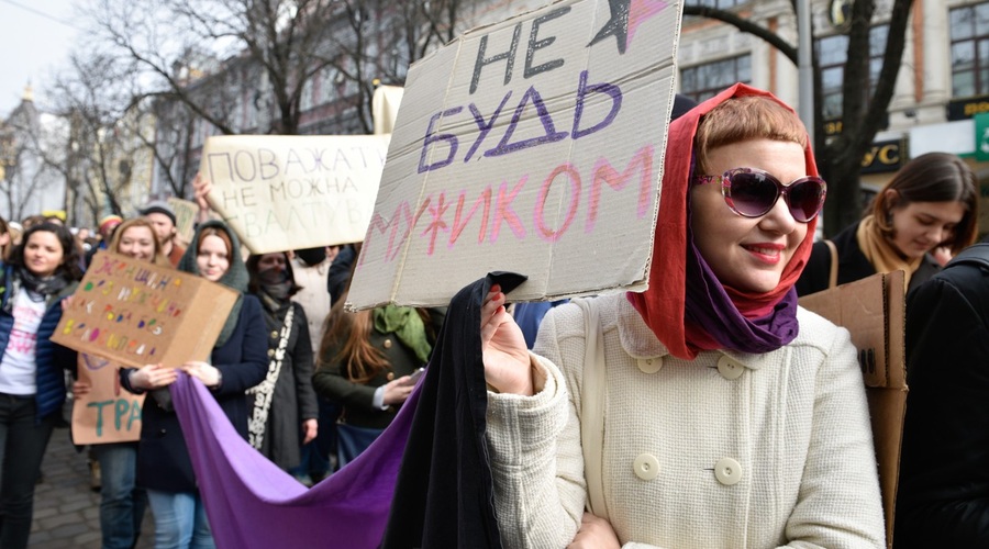 Zaradi protesta pred Kremljem priprli skupino feministk (foto: profimedia)
