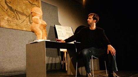 O predstavi Jamski človek: 15 let, 700 predstav