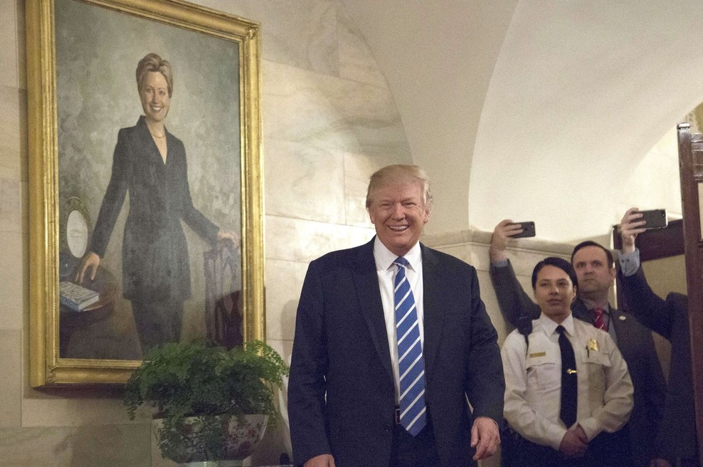 HBO napoveduje serijo o volilnem spopadu med Clintonovo in Trumpom (foto: profimedia)