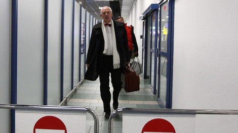 Janusz Korwin-Mikke bo kaznovan za izjavo, da bi morale biti ženske plačane manj, ker ...