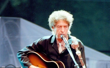 Bobu Dylanu se izteka čas za finančni del Nobelove nagrade